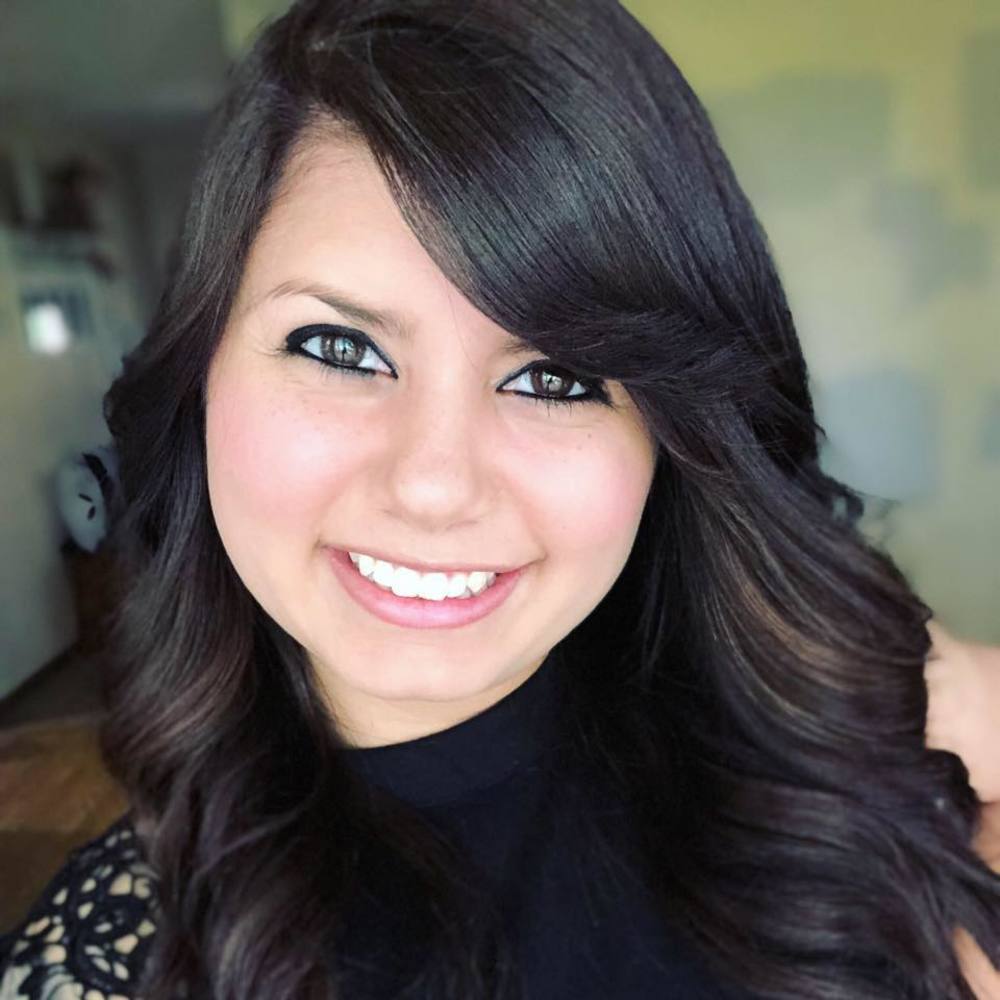 Meet your Posher, Alexis